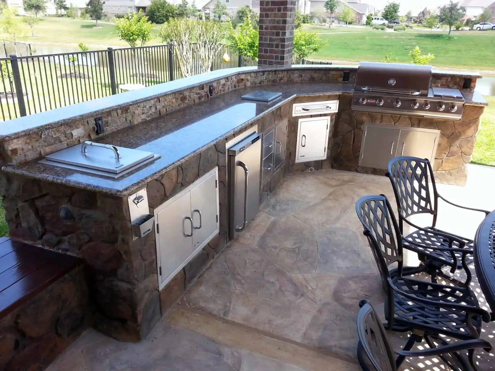 Outdoor kitchen built with ClifRock.